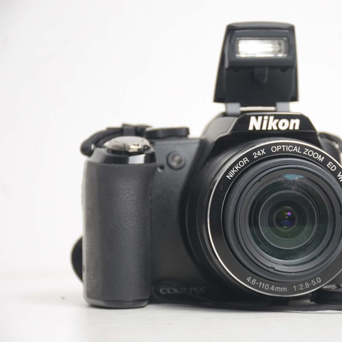 NIKON DIGITALE